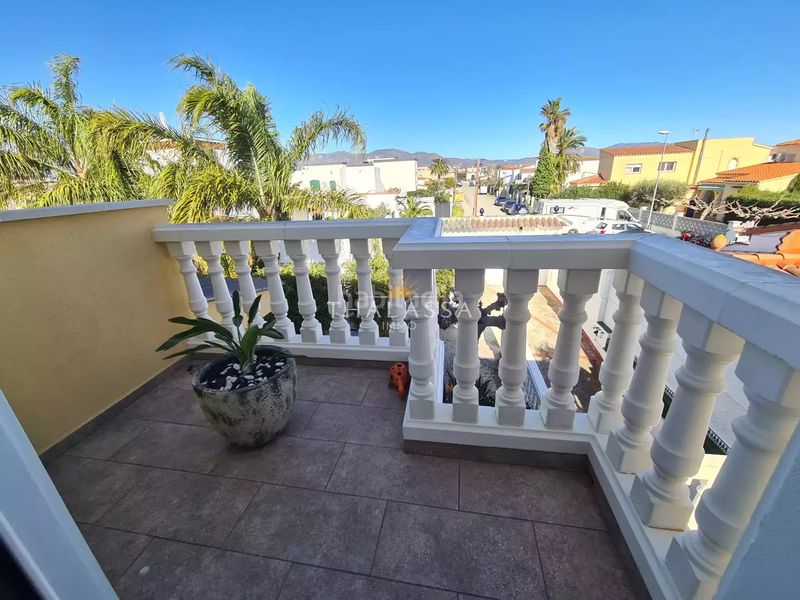 Foto c4890923-0a0c-424a-af07-52951d06ccca. Casa amb calefacció aparcament piscina a Francolí - Freser - Noguera Empuriabrava