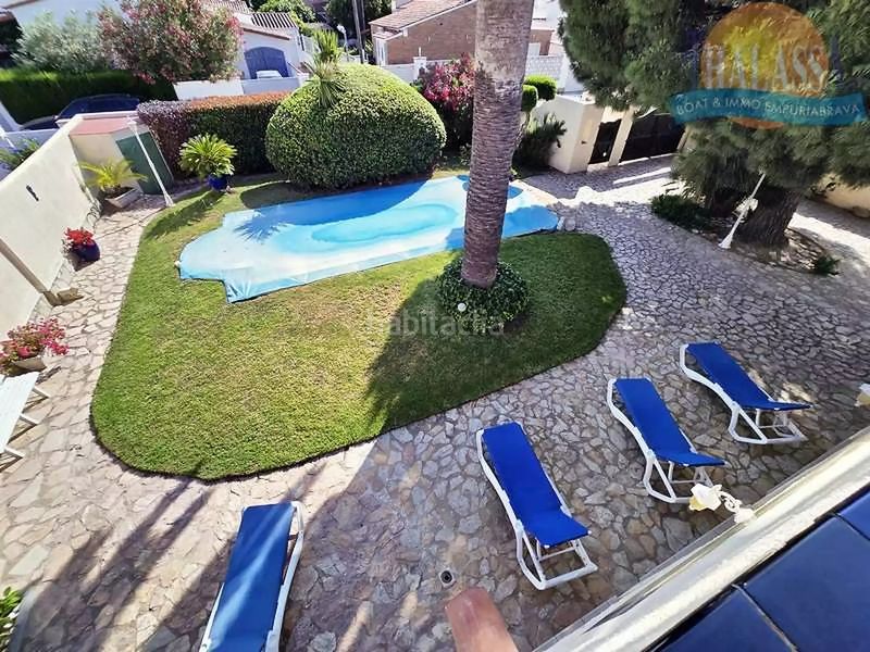 Foto 4defa190-4e45-48bc-b9f2-abcbf22e3cc9. Casa amb calefacció aparcament piscina a Requesens Empuriabrava