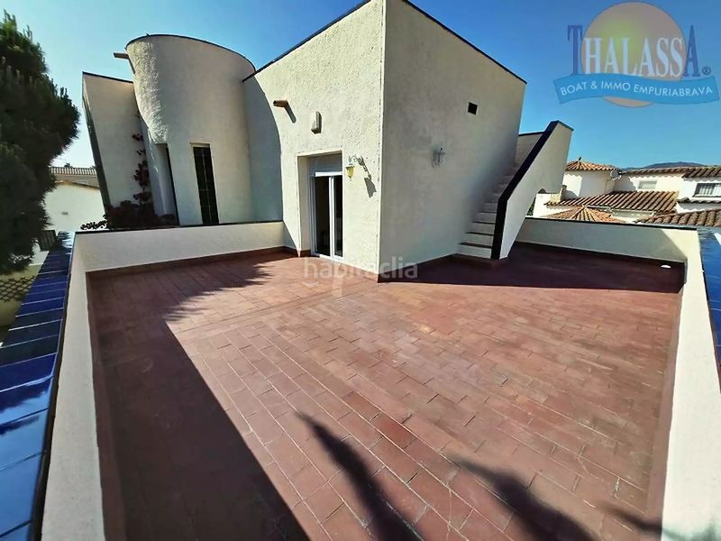 Foto 60354baf-a445-4ee6-bec6-c32196ce6f42. Casa amb calefacció aparcament piscina a Requesens Empuriabrava