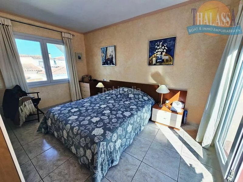 Foto dd6b6234-ee76-4c03-98c9-61ecc2f470e3. Casa amb calefacció aparcament piscina a Requesens Empuriabrava