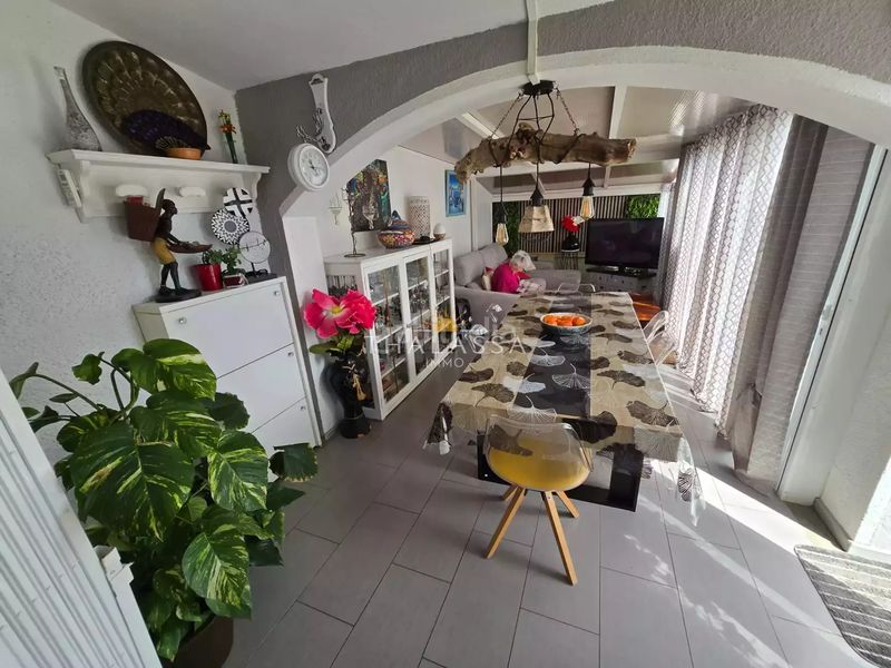 Foto 785b830c-6511-4e2a-a5e1-75ef054700a3. Casa amb aparcament piscina a Puigmal - Mas Nou Empuriabrava