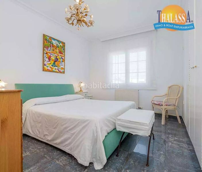 Foto 2cbb1776-7a26-47ed-b976-fe52997da3f2. Casa amb calefacció aparcament piscina a Requesens Empuriabrava