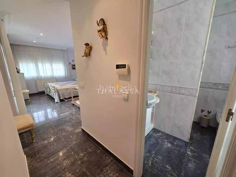 Foto 75efdcef-6240-4112-aae2-ae355c2986e6. Casa amb calefacció aparcament piscina a Requesens Empuriabrava