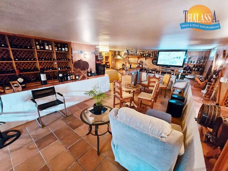 Foto a2d074e2-3d2e-4811-a984-54bd7127fce4. Casa amb calefacció aparcament piscina a Requesens Empuriabrava