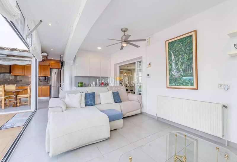 Foto bc04ab9e-8b7f-4918-af03-bd9d0994a7f4. Casa amb calefacció aparcament piscina a Requesens Empuriabrava
