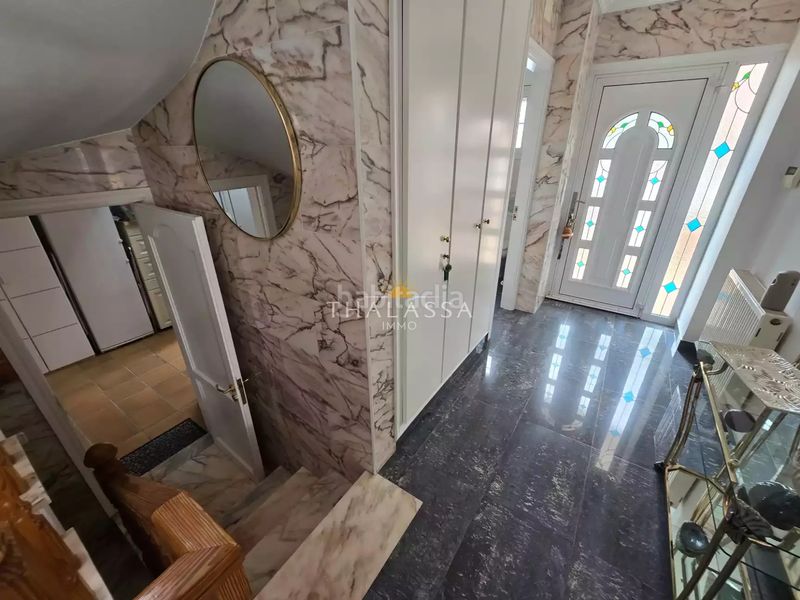 Foto c212138b-f2ba-4e35-ab3e-b9fb3a40db6e. Casa amb calefacció aparcament piscina a Requesens Empuriabrava