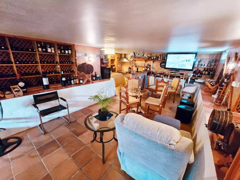 Foto ce638e9e-7ee6-4d33-8dcb-449538d3d522. Casa amb calefacció aparcament piscina a Requesens Empuriabrava