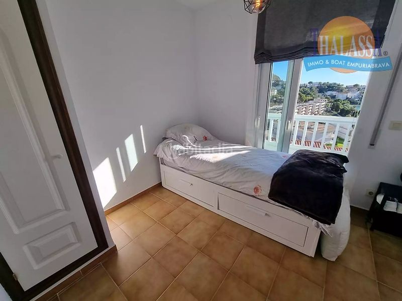 Foto be0b4cb8-304c-469b-8db7-f6019b9c7554. Casa adossada amb aparcament a Puig Rom-Canyelles-Almadrava Roses