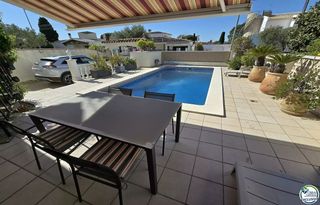 Casa a Carrer pen� 120b. Casa con piscina y licencia tur�stica  sector peni
