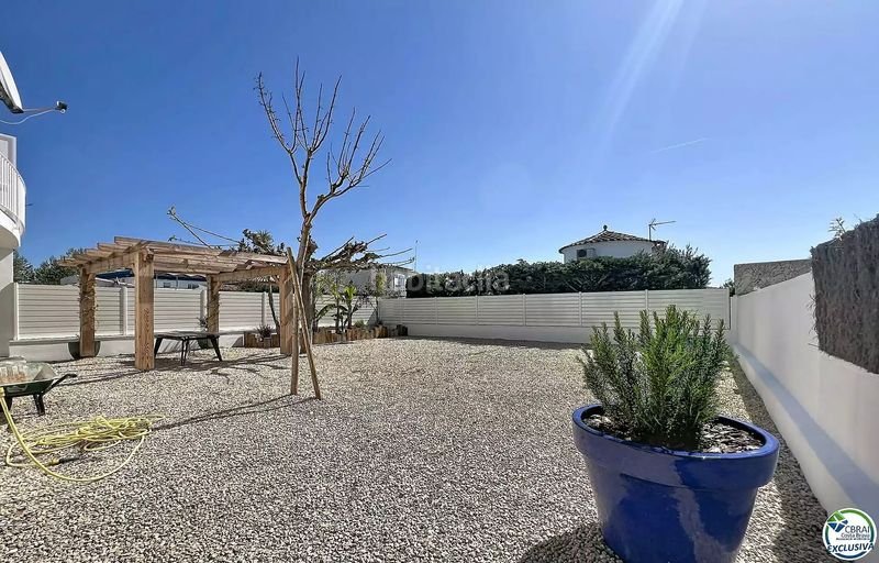 Foto 30530c16-50ac-4be5-84c6-820df89ce003. Casa a Peni Empuriabrava