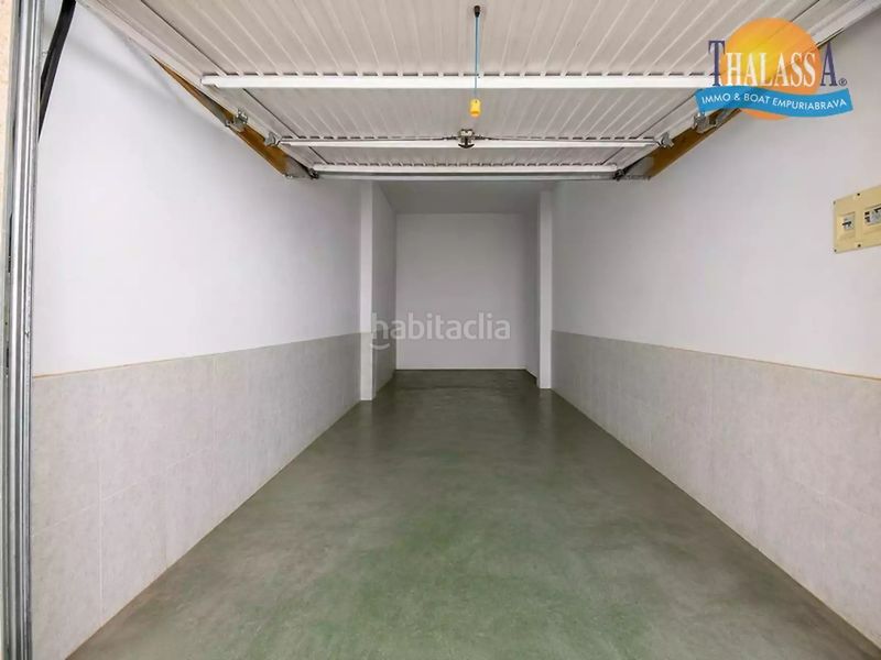 Foto f947ce89-1921-4307-9c5c-b022b5e05bff. Casa amb calefacció aparcament piscina a Carmençó Empuriabrava