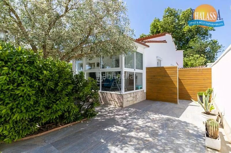 Foto 67867433-5dd1-4e29-b580-da8fb2419829. Casa amb aparcament a Puigmal - Mas Nou Empuriabrava