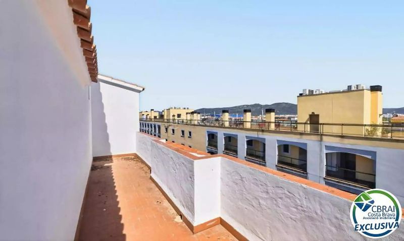Foto 527d0f29-245a-45d2-b973-e0a91a1f1dd4. Appartamento in calle cavall de mar 42 in Salins - Cavall de Mar Empuriabrava