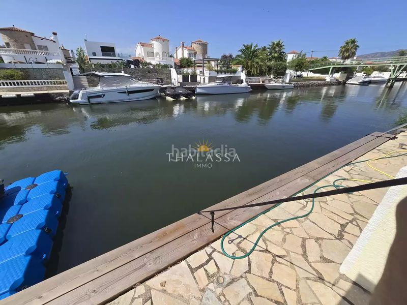Foto 06f8d053-8c78-49e2-88de-fd8b8a54f258. Casa amb aparcament a Segre - Ebre - Ter Empuriabrava