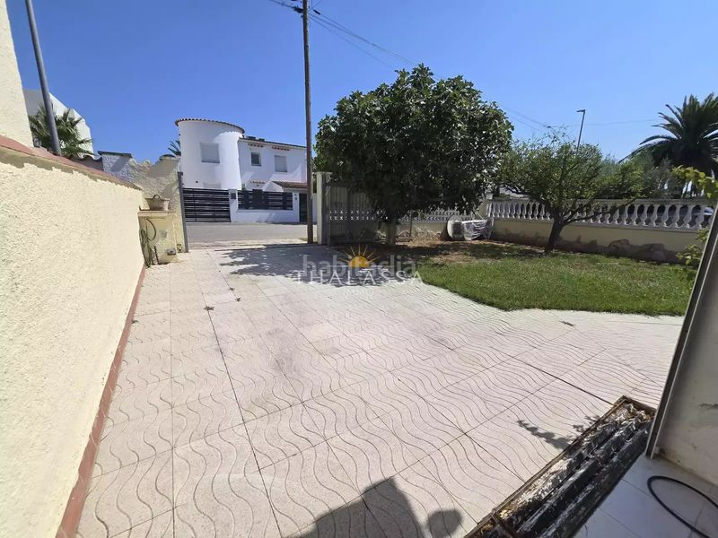 Foto 32519834-c3c6-4f99-93f0-d8d20ca7b4db. Casa amb aparcament a Segre - Ebre - Ter Empuriabrava