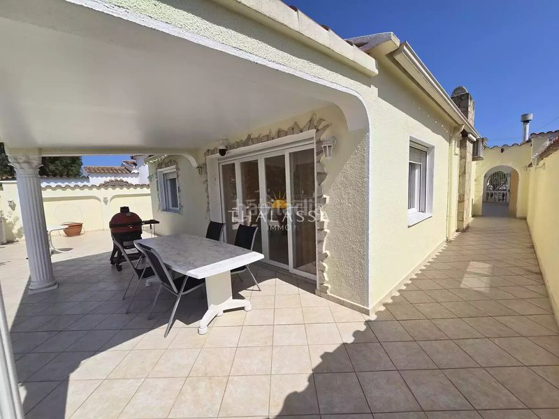 Foto 45606756-6406-4be5-a5df-b64cc66fd2a5. Casa amb aparcament a Segre - Ebre - Ter Empuriabrava