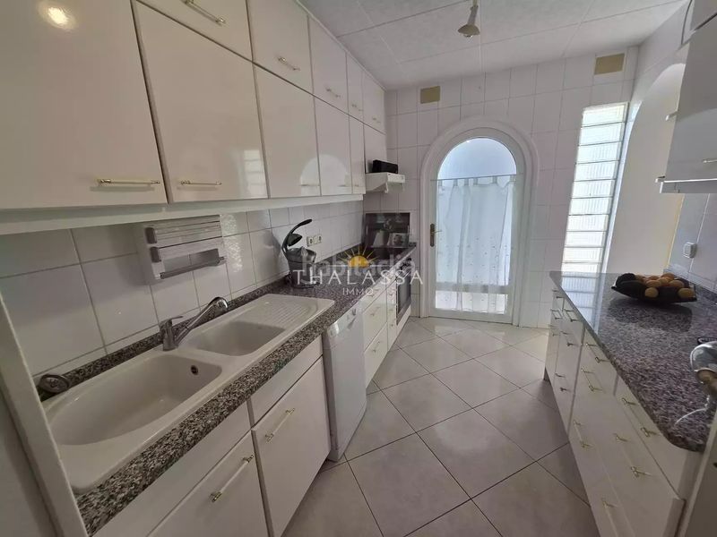 Foto bec72c5b-7960-43d3-a71a-c9ef97d6d846. Casa amb aparcament a Segre - Ebre - Ter Empuriabrava
