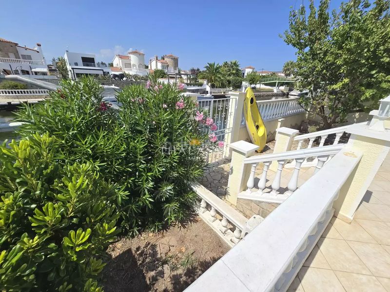 Foto d4db9447-f500-4650-97a9-72f7a295d11a. Casa amb aparcament a Segre - Ebre - Ter Empuriabrava