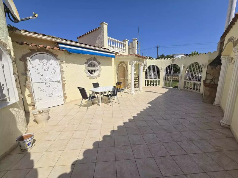 Foto fbf8663d-5bc0-4e14-9579-9ce6eee07b4d. Casa amb aparcament a Segre - Ebre - Ter Empuriabrava