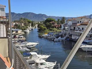 Flat  Porto fino. Apartamento reformado en última planta con vistas al canal, amar