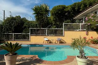 Casa en Riells. En exclusiva-encantadora casa, dins un terreny de 310 m², de 140