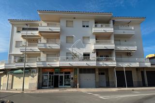 Apartamento  Avinguda de montgó. Situat al primer pis amb ascensor d’una residència agradable, aq