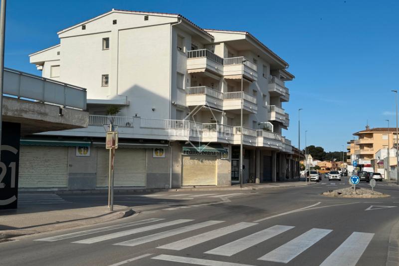 Foto 003b7bc3-33c2-4baf-9cca-e4c26d3d357c. Apartamento situat al primer pis amb ascensor d’una residència agradable, aquest apartament de 68 m² ofereix un entorn de vida ideal. en Escala (L´)