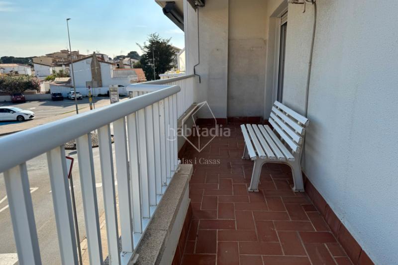 Foto 78452cf6-7aaa-4df9-9063-6e7f379b15b0. Apartamento situat al primer pis amb ascensor d’una residència agradable, aquest apartament de 68 m² ofereix un entorn de vida ideal. en Escala (L´)