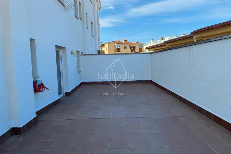 Foto 7d48daf2-902c-4a01-99d8-a298c5f2cc8a. Apartamento situat al primer pis amb ascensor d’una residència agradable, aquest apartament de 68 m² ofereix un entorn de vida ideal. en Escala (L´)