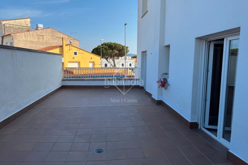 Foto 8c071920-8135-4168-a18d-91a451512b23. Apartamento situat al primer pis amb ascensor d’una residència agradable, aquest apartament de 68 m² ofereix un entorn de vida ideal. en Escala (L´)