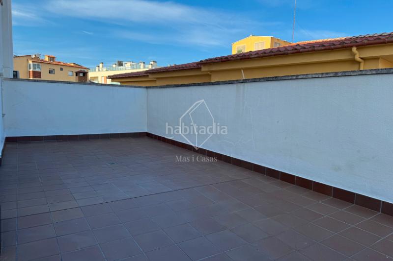 Foto a7594a46-0c88-419e-8ee1-9beb8149d5d8. Apartamento situat al primer pis amb ascensor d’una residència agradable, aquest apartament de 68 m² ofereix un entorn de vida ideal. en Escala (L´)