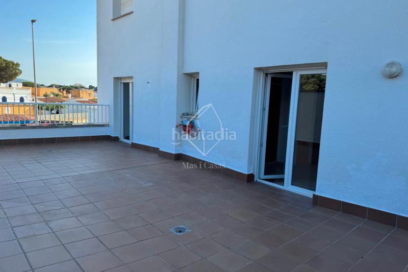 Foto e8662884-b135-4eb7-bff9-216ac85ebda5. Apartamento situat al primer pis amb ascensor d’una residència agradable, aquest apartament de 68 m² ofereix un entorn de vida ideal. en Escala (L´)