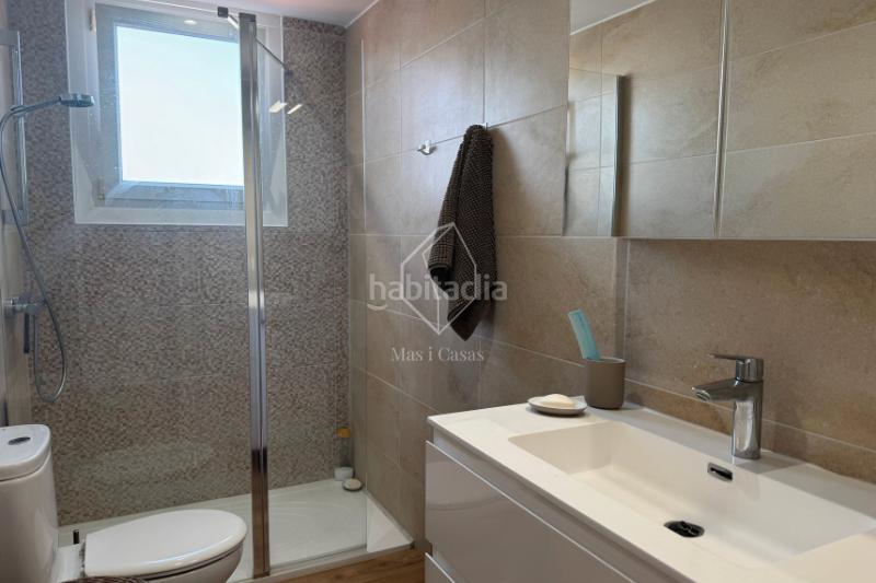 Foto 055afabe-6d39-43b2-bdff-e6c96c24fb47. Apartament amb aparcament a Eixample Residencial Escala (L´)