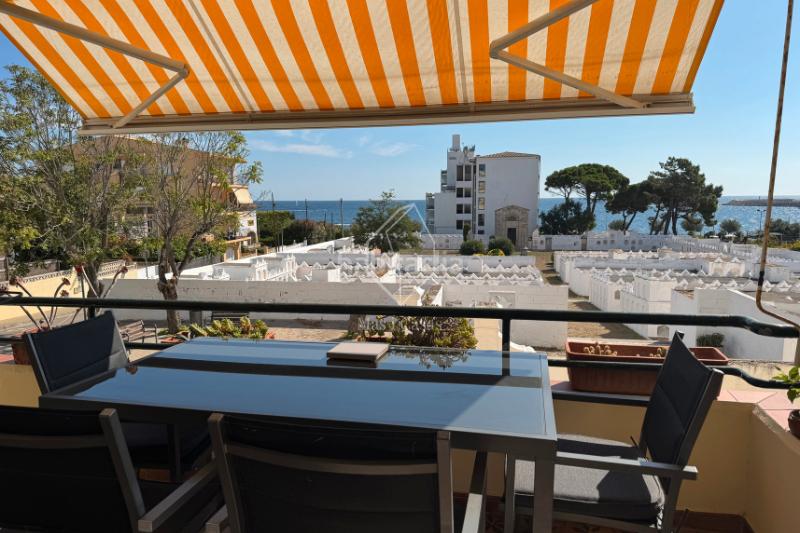 Foto d3d453a9-fd3a-4edd-9cbf-f95b2cb0791d. Apartament amb aparcament a Eixample Residencial Escala (L´)