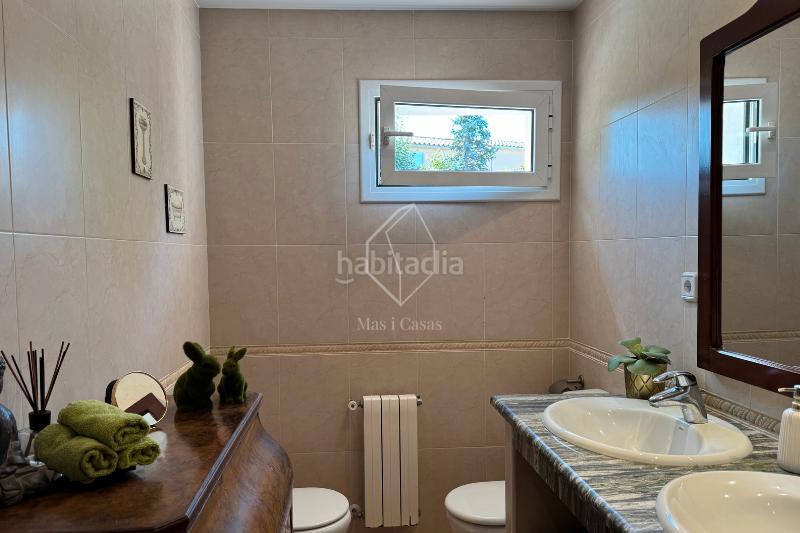 Foto 0aaba870-86e4-4b2e-b29d-f92dc263cc7a. Casa amb xemeneia calefacció aparcament piscina a Escala (L´)