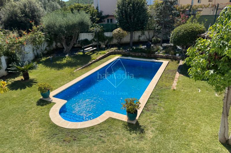 Foto 5cac31e8-4571-49db-aad8-ee9df5bb1e96. Casa amb xemeneia calefacció aparcament piscina a Escala (L´)