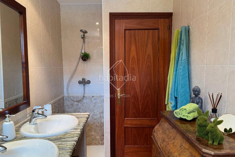 Foto 90d34776-756c-4bca-88ed-2910679f84ef. Casa amb xemeneia calefacció aparcament piscina a Escala (L´)