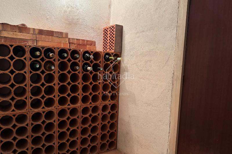 Foto d630fde9-294f-4130-9584-665d22cc8a10. Casa amb xemeneia calefacció aparcament piscina a Escala (L´)