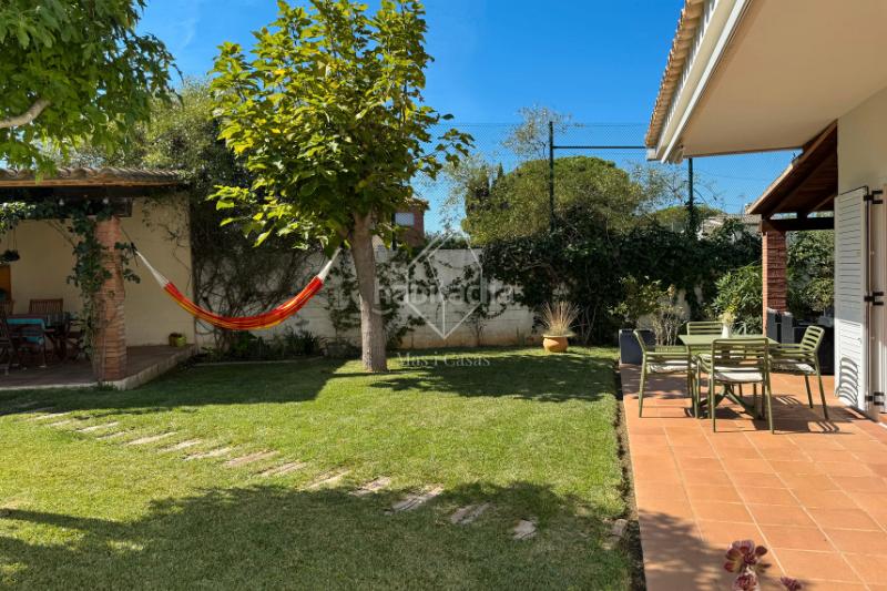 Foto e510f35c-38da-4ed8-b44c-280e6d23a39f. Casa amb xemeneia calefacció aparcament piscina a Escala (L´)