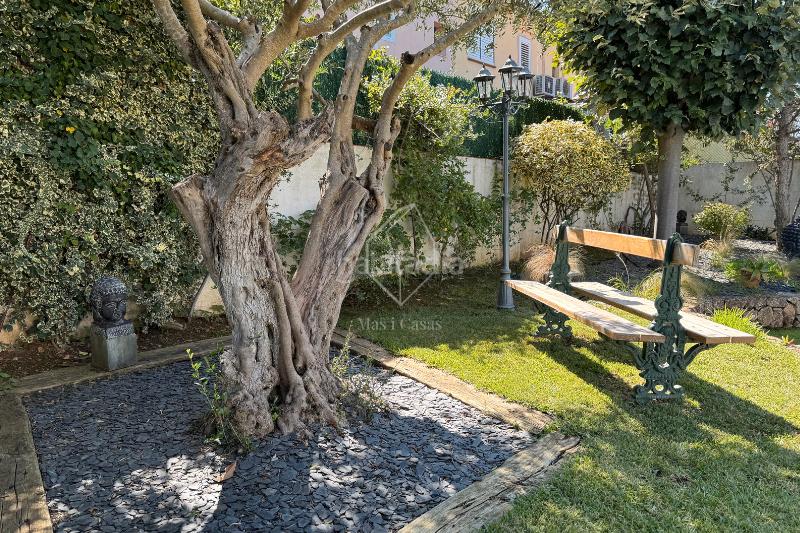 Foto e8067b9e-bed3-4280-a1cf-4b015f672270. Casa amb xemeneia calefacció aparcament piscina a Escala (L´)