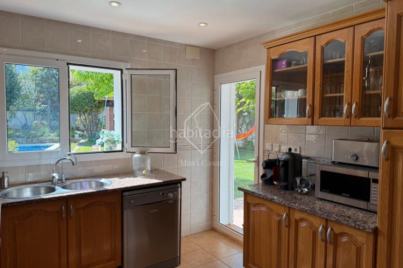Foto e967882c-2493-4c5e-9261-14c0d3fbd7e1. Casa amb xemeneia calefacció aparcament piscina a Escala (L´)