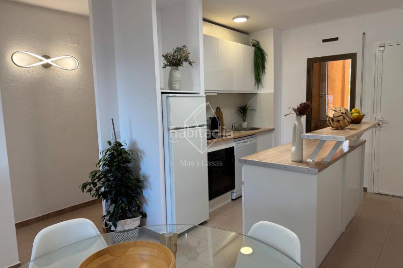 Foto 18148396-18b2-4ed1-bbd9-3e87f911d52d. Apartment with parking in Port - La Clota - Puig Sec Escala (L´)