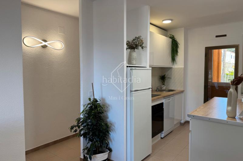 Foto 1aab6f8c-0793-43e7-bcdc-ca8995ab1695. Apartment with parking in Port - La Clota - Puig Sec Escala (L´)