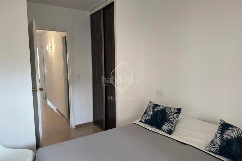 Foto 9ed7d7f8-8d30-4853-ac0e-204e1e8fb8c9. Apartment with parking in Port - La Clota - Puig Sec Escala (L´)