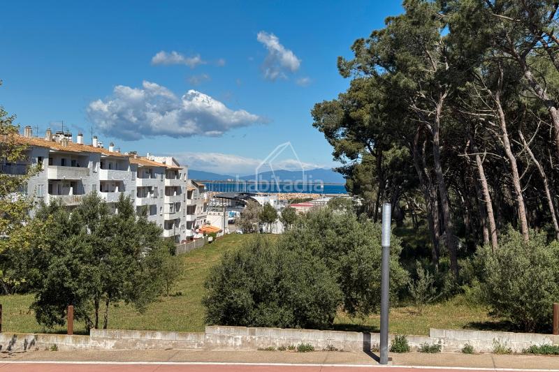 Foto adbafad4-2c0d-4888-b856-8af6b2ad1bc9. Apartment with parking in Port - La Clota - Puig Sec Escala (L´)