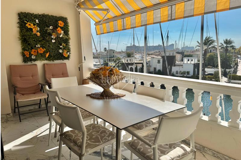 Foto 2a592bb2-20f0-4b42-b938-e27bc9564d5b. Dúplex en exclusiva: duplex canal - en Salins - Cavall de Mar Empuriabrava