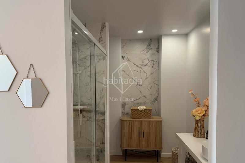 Foto 5d13d18d-bdb1-4144-a2bc-9825ee210210. Zweistöckige wohnung mit heizung parking in Salins - Cavall de Mar Empuriabrava