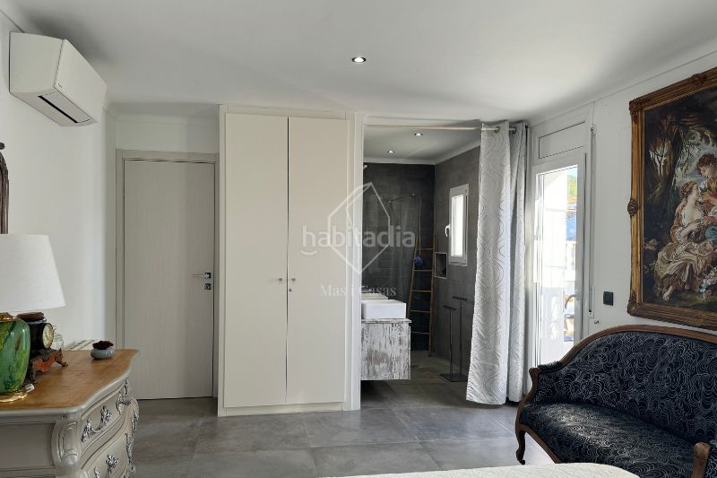Foto 8a7a7b28-17fd-45a7-94d7-d5ceb282771b. Casa a carrer dels cossis 27 a Port - La Clota - Puig Sec Escala (L´)