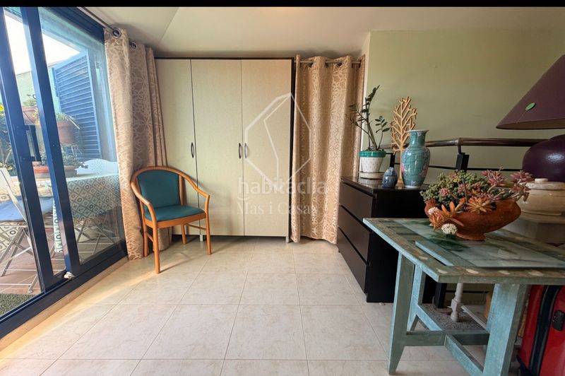 Foto 04f5dd05-7999-496e-badf-a6752f87f7ad. Duplex in carrer ponent 63 in Eixample Residencial Escala (L´)
