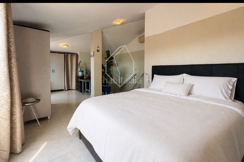 Foto 23457ff5-4ba7-44a5-ba73-7360efe9ac81. Duplex in carrer ponent 63 in Eixample Residencial Escala (L´)